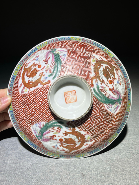 古玩陶瓷龍鳳紋粉彩蓋盤真品鑒賞圖