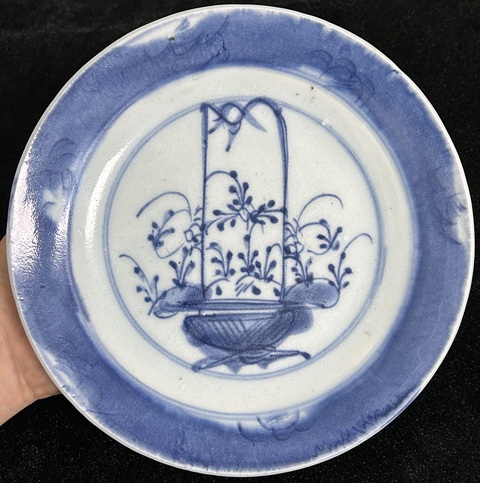 古玩陶瓷青花提籃花卉紋盤真品鑒賞圖