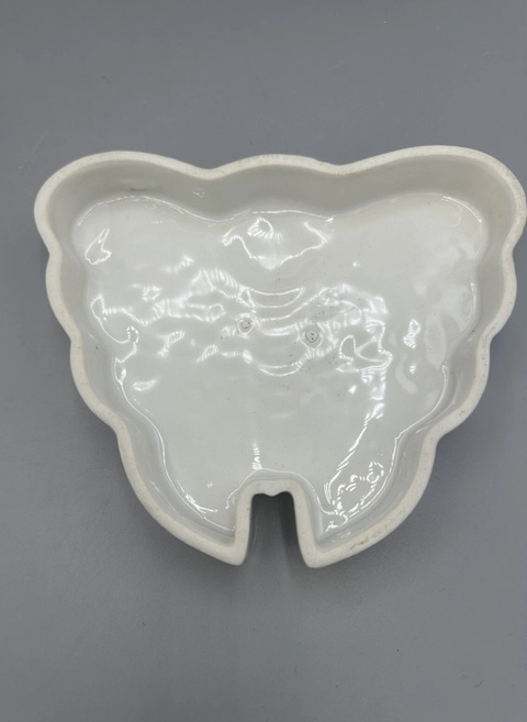 古玩陶瓷蝶型青花蓋盒真品鑒賞圖