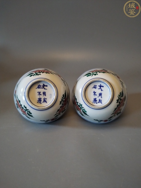 古玩陶瓷民國紅綠彩花卉紋杯真品鑒賞圖