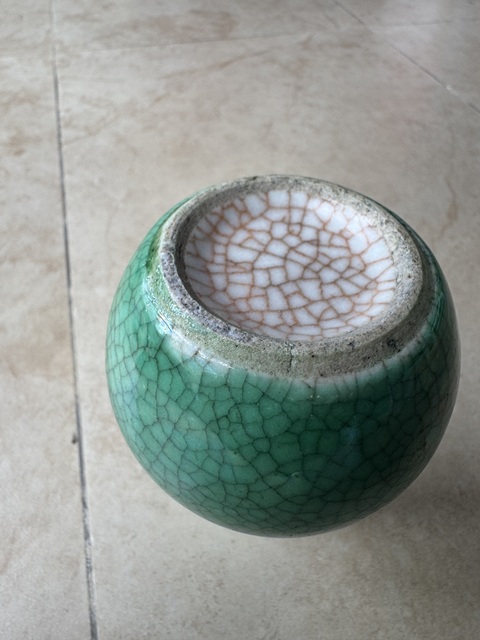 古玩陶瓷綠哥釉天球瓶真品鑒賞圖