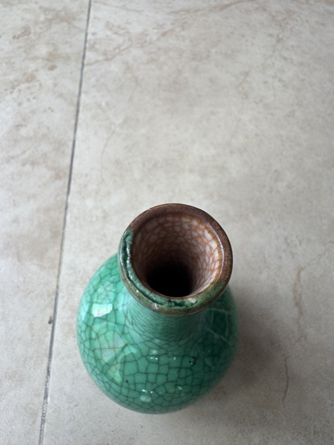古玩陶瓷綠哥釉天球瓶真品鑒賞圖