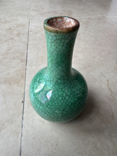 古玩陶瓷綠哥釉天球瓶真品鑒賞圖