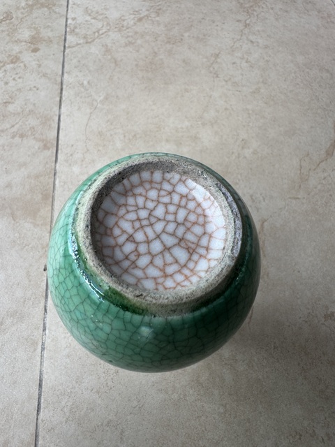 古玩陶瓷綠哥釉天球瓶真品鑒賞圖