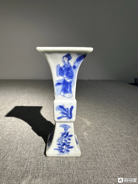 古玩陶瓷青花仕女圖四方花觚真品鑒賞圖