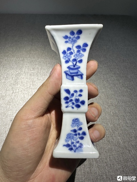古玩陶瓷青花仕女圖四方花觚真品鑒賞圖