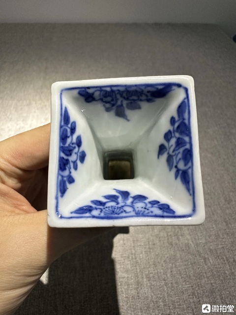 古玩陶瓷青花仕女圖四方花觚真品鑒賞圖
