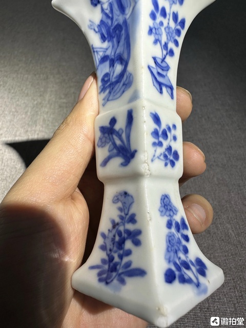 古玩陶瓷青花仕女圖四方花觚真品鑒賞圖