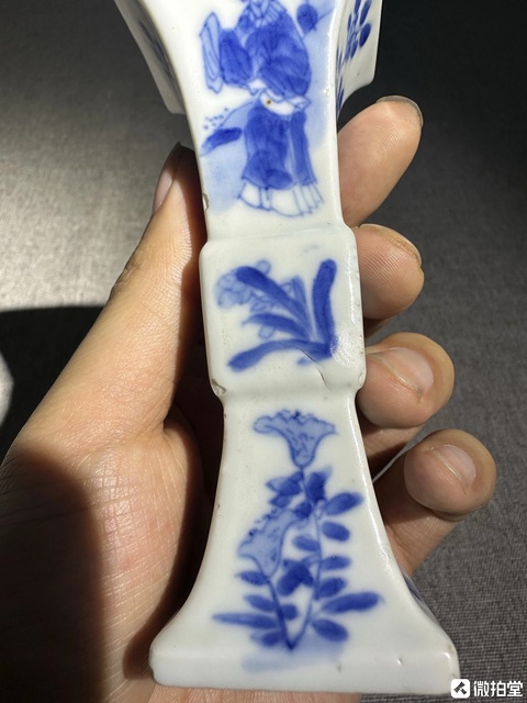 古玩陶瓷青花仕女圖四方花觚真品鑒賞圖