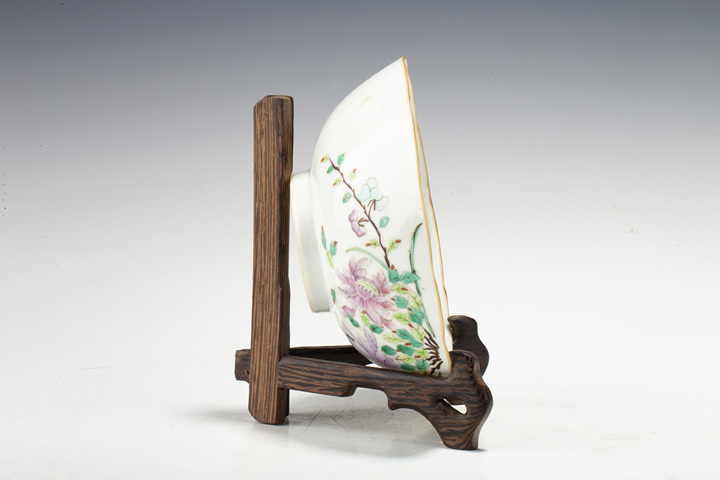 古玩陶瓷清同治·粉彩錦上添花紋花口碗
真品鑒賞圖