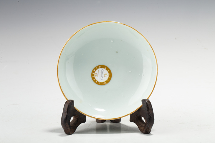 古玩陶瓷清中·豆青釉墩式蓋碗
真品鑒賞圖