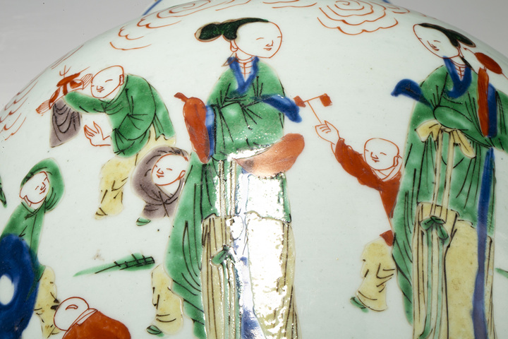 古玩陶瓷清康熙·五彩四妃十六子圖將軍罐
真品鑒賞圖