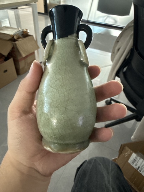 古玩陶瓷元末明初時(shí)期龍泉瓶真品鑒賞圖