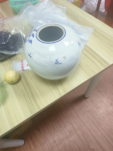 古玩陶瓷花卉紋西瓜罐真品鑒賞圖