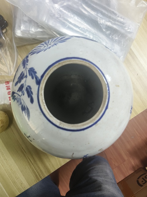 古玩陶瓷花卉紋西瓜罐真品鑒賞圖