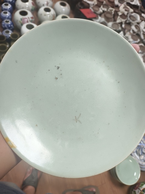 古玩陶瓷豆青釉盤真品鑒賞圖