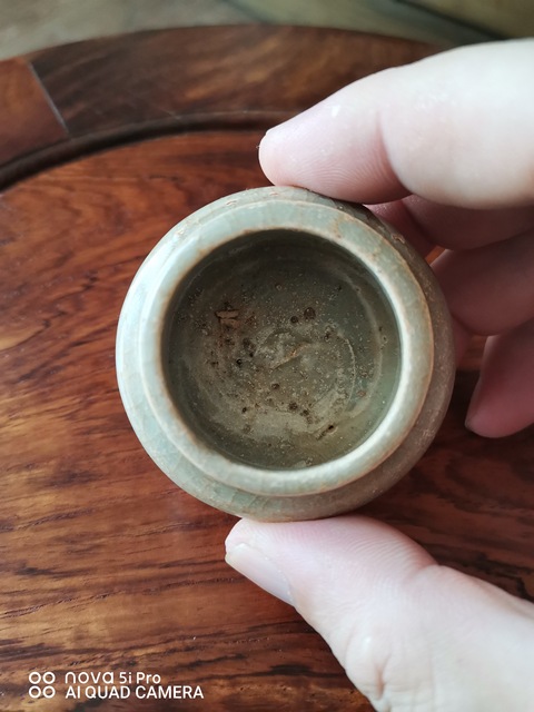 古玩陶瓷龍泉青瓷罐真品鑒賞圖