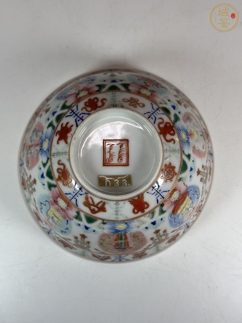 古玩陶瓷清晚期 七珍八寶紋碗真品鑒賞圖