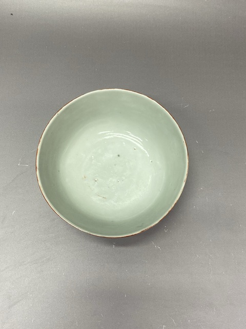 古玩陶瓷珊瑚紅釉描金梅紋碗真品鑒賞圖