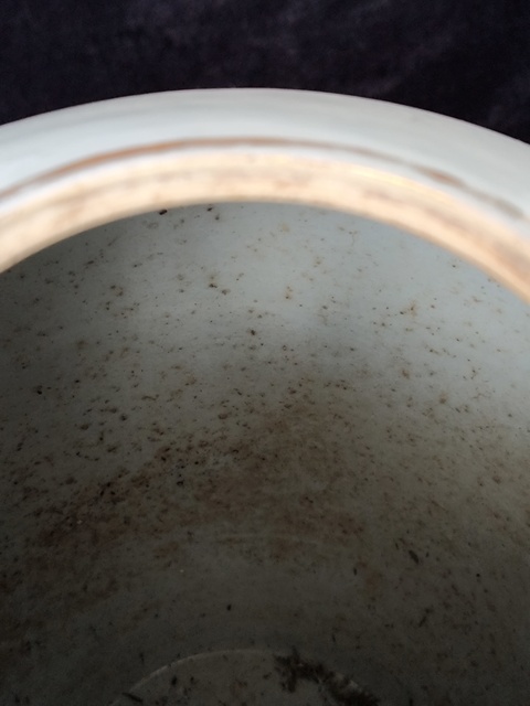 古玩陶瓷牡丹紋粉彩冬瓜罐真品鑒賞圖
