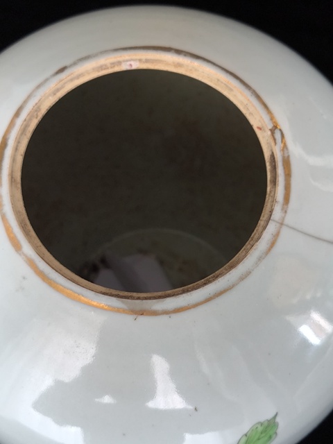 古玩陶瓷牡丹紋粉彩冬瓜罐真品鑒賞圖