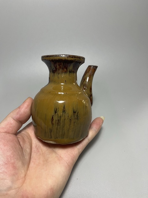 古玩陶瓷褐釉酒壺真品鑒賞圖
