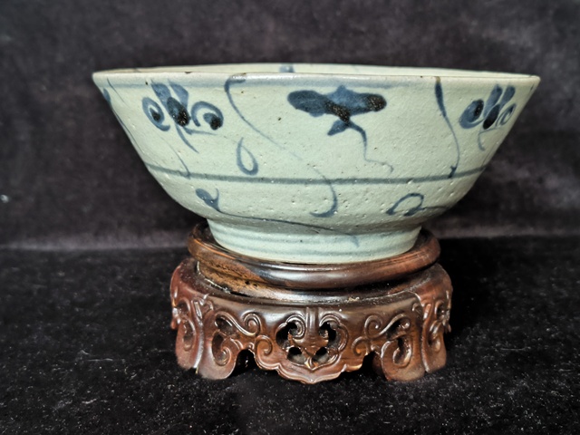 古玩陶瓷如意靈芝紋青花碗真品鑒賞圖