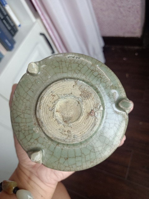 古玩陶瓷龍泉青瓷香爐拍賣，當前價格1800元
