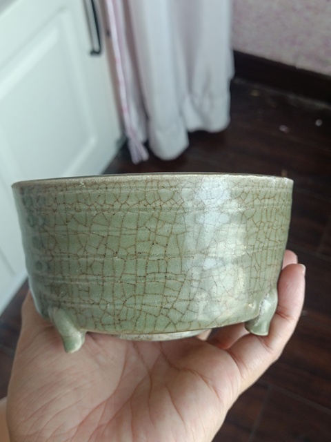 古玩陶瓷龍泉青瓷香爐拍賣，當前價格1800元