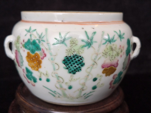 古玩陶瓷花卉紋粉彩四系粥罐真品鑒賞圖