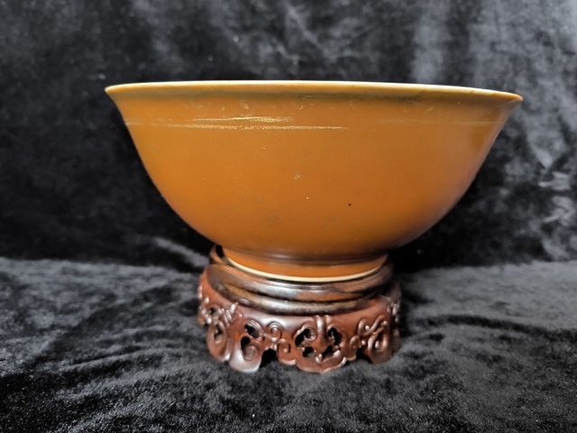 古玩陶瓷清中紫金釉碗真品鑒賞圖