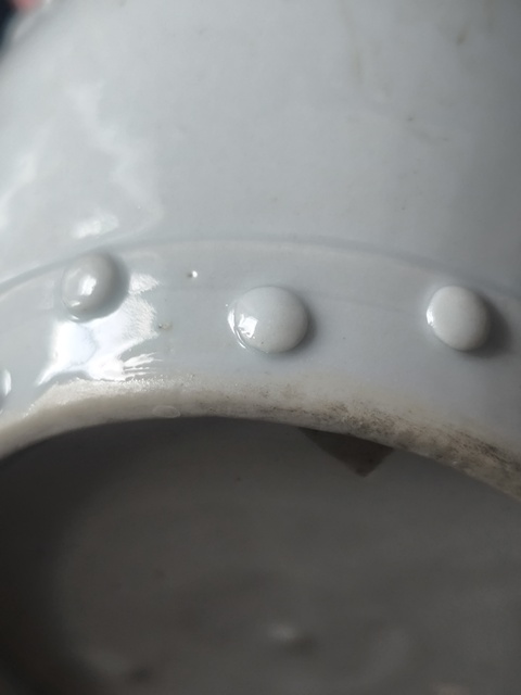 古玩陶瓷德化窯雙鋪首白釉鼓釘罐真品鑒賞圖