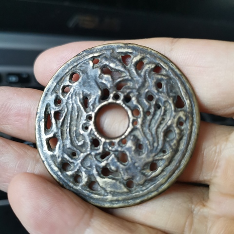古玩錢幣雙鳳鏤空花錢拍賣,當(dāng)前價(jià)格999元