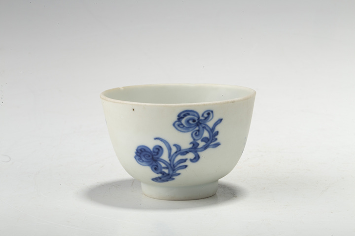 古玩陶瓷清康熙·青花花卉紋杯拍賣,當(dāng)前價(jià)格1052元