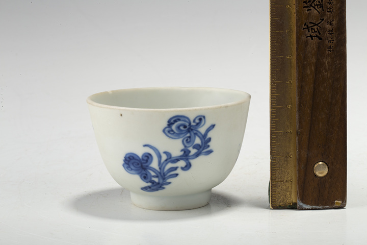古玩陶瓷清康熙·青花花卉紋杯拍賣,當(dāng)前價(jià)格1052元