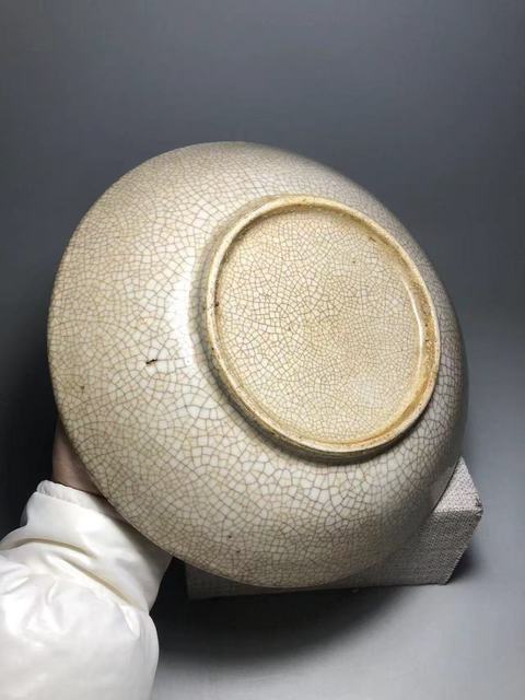 古玩陶瓷哥釉盤真品鑒賞圖