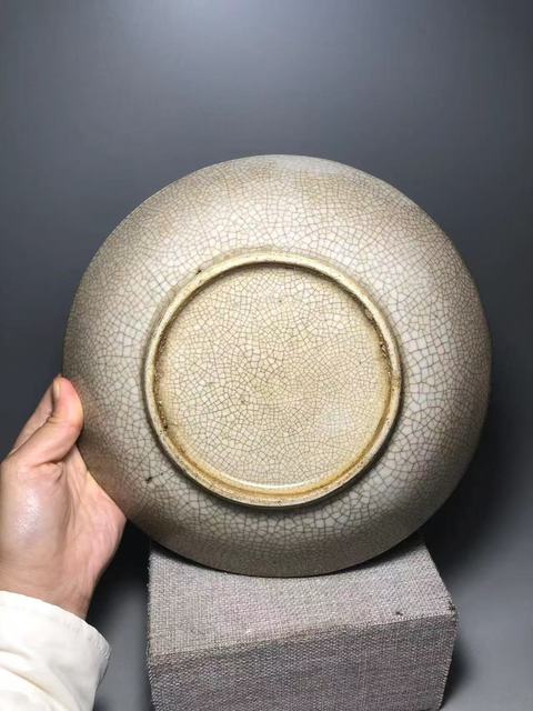 古玩陶瓷哥釉盤真品鑒賞圖