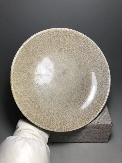 古玩陶瓷哥釉盤真品鑒賞圖