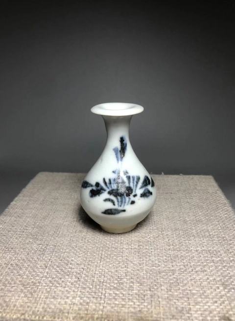 古玩陶瓷青花花卉紋玉壺春瓶真品鑒賞圖