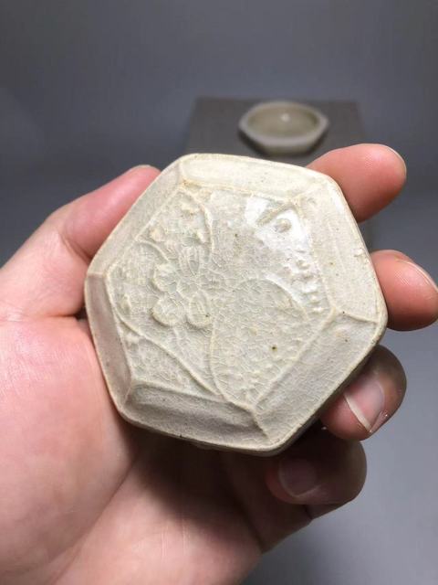 古玩陶瓷青白釉六方粉盒真品鑒賞圖