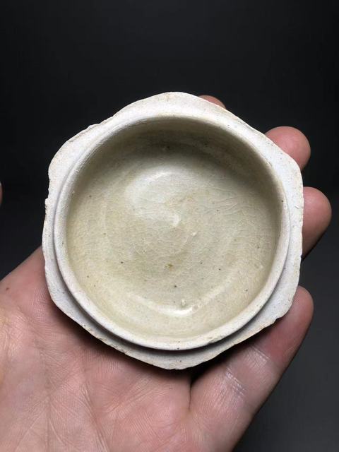 古玩陶瓷青白釉六方粉盒真品鑒賞圖