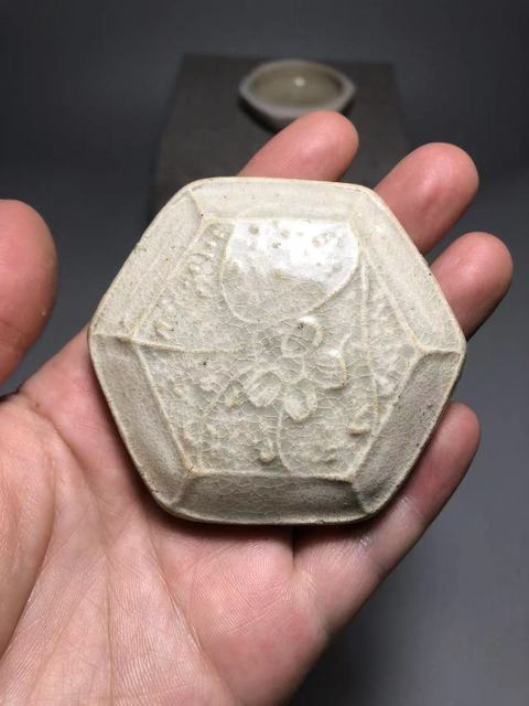 古玩陶瓷青白釉六方粉盒真品鑒賞圖