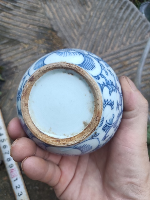 古玩陶瓷纏枝花囍字紋青花蓋盒真品鑒賞圖