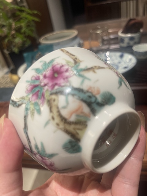 古玩陶瓷花卉紋粉彩蓋碗真品鑒賞圖