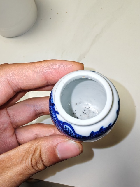 古玩陶瓷清晚期 青花龍紋小罐真品鑒賞圖