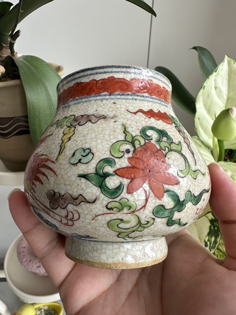 古玩陶瓷現(xiàn)代仿明晚期五彩魚(yú)簍尊真品鑒賞圖
