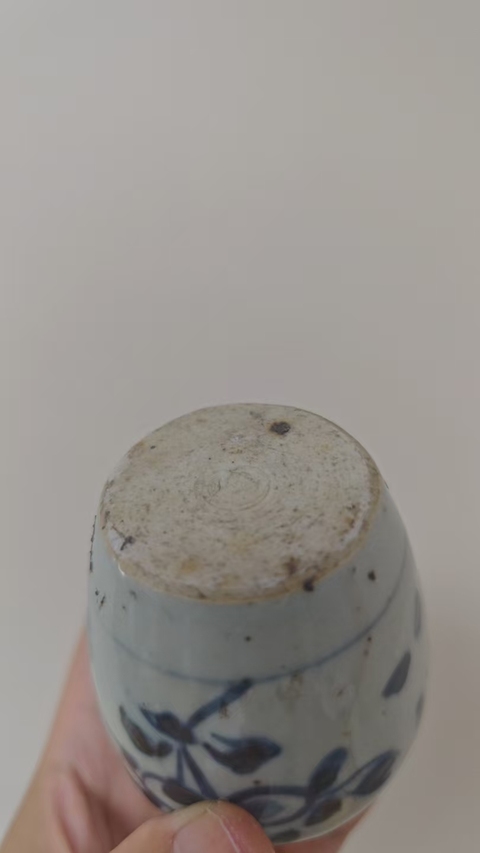 古玩陶瓷花卉紋青花罐真品鑒賞圖