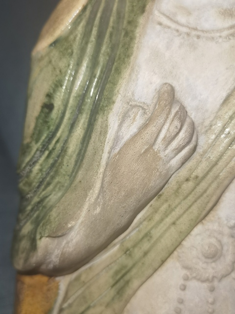 古玩陶瓷素三彩觀音像真品鑒賞圖