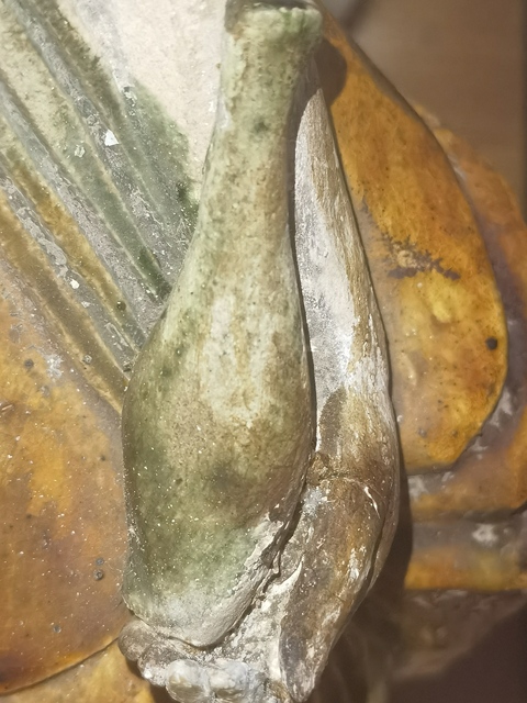古玩陶瓷素三彩觀音像真品鑒賞圖