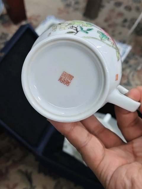 古玩陶瓷粉彩花卉紋杯碟一套真品鑒賞圖
